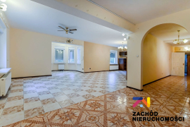 Wyjątkowy dom w Ochli na sprzedaż